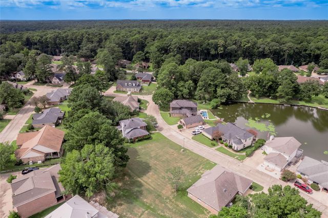 1410 W Lake Shores, Huntsville, TX 77340