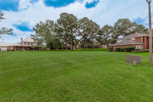 1410 W Lake Shores, Huntsville, TX 77340