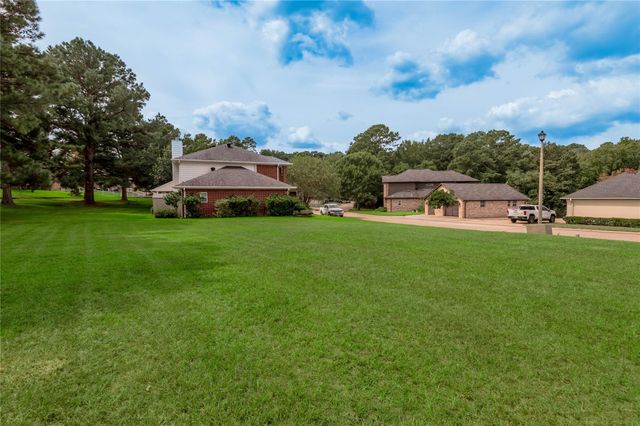 1410 W Lake Shores, Huntsville, TX 77340
