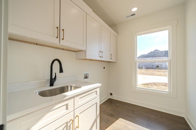 130 BELVEDERE CIR, Savannah, TN 38372