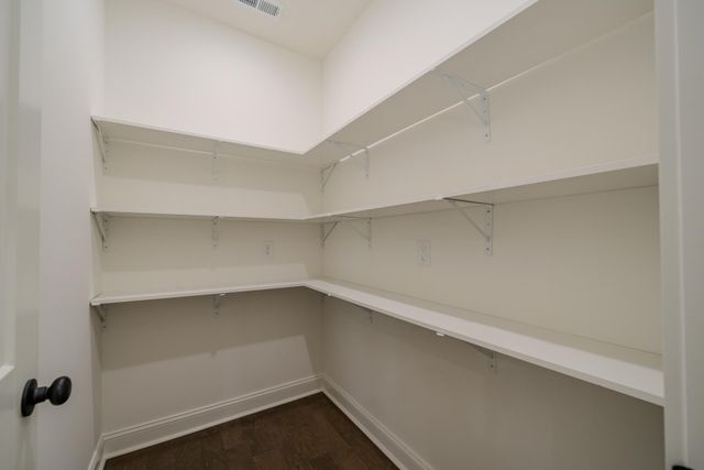 130 BELVEDERE CIR, Savannah, TN 38372