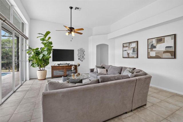 1164 Ginger Circle, Weston, FL 33326