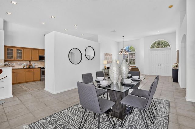 1164 Ginger Circle, Weston, FL 33326
