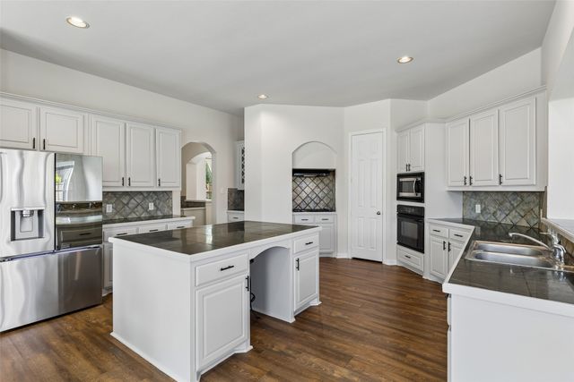 1029 Brentwood Drive, Murphy, TX 75094