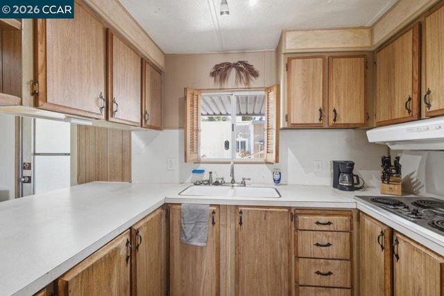 54 Koch Lane, Concord, CA 94518