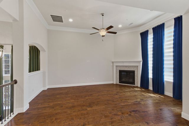 564 Waterloo Drive, Lewisville, TX 75067