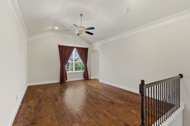 564 Waterloo Drive, Lewisville, TX 75067