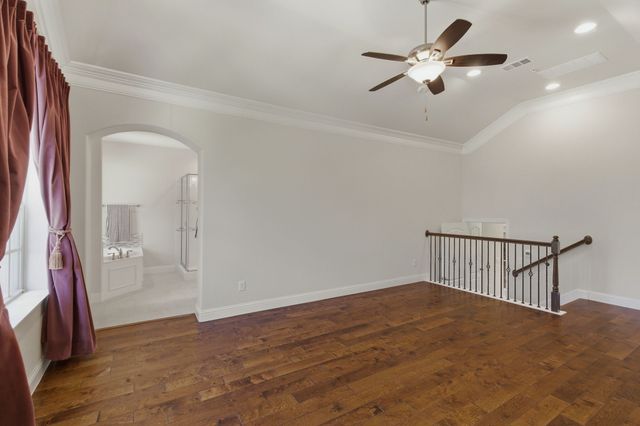 564 Waterloo Drive, Lewisville, TX 75067