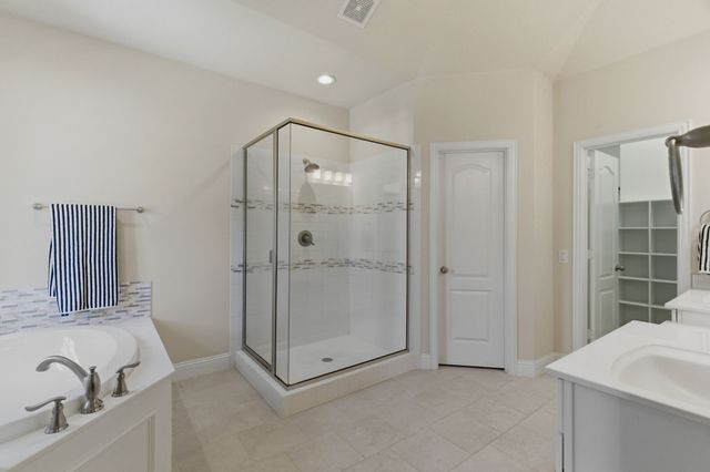 564 Waterloo Drive, Lewisville, TX 75067