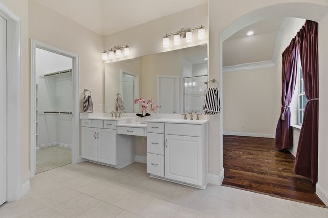 564 Waterloo Drive, Lewisville, TX 75067