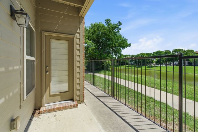 564 Waterloo Drive, Lewisville, TX 75067