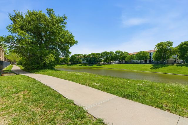 564 Waterloo Drive, Lewisville, TX 75067