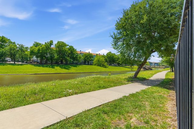 564 Waterloo Drive, Lewisville, TX 75067