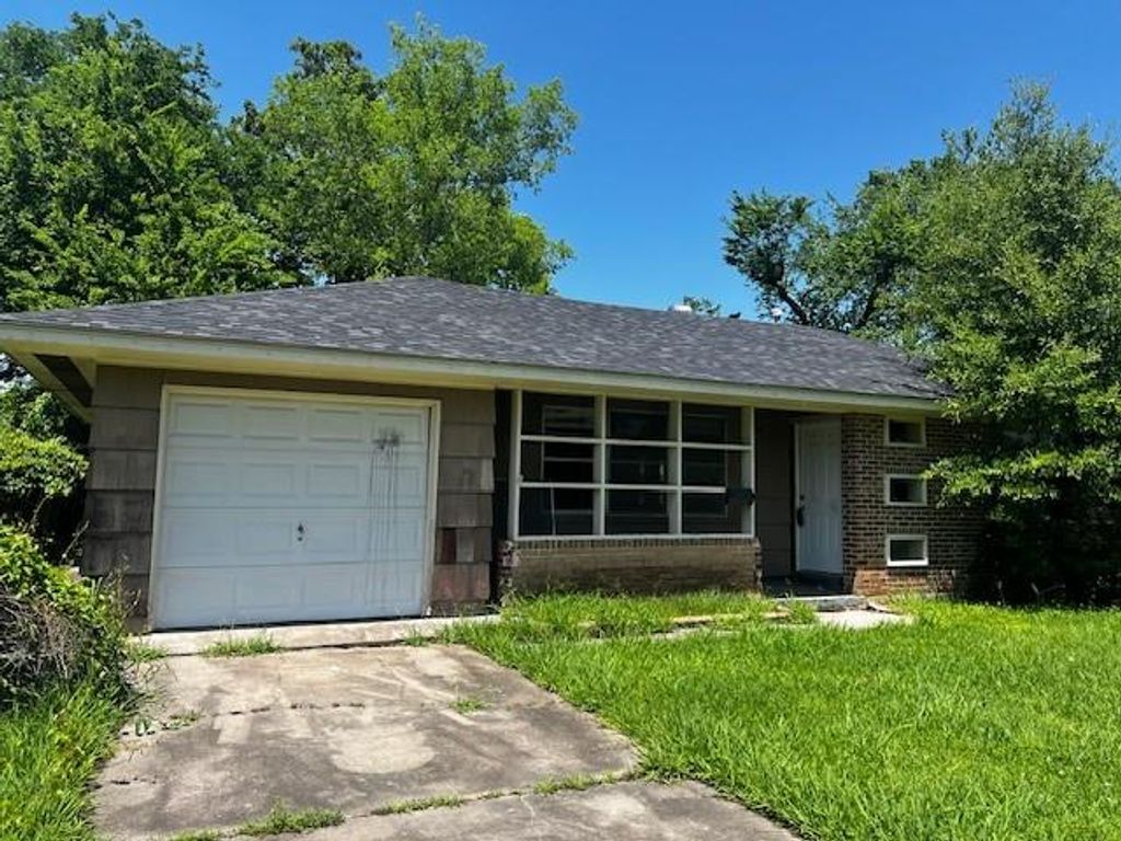 4030 Bayou Road, Beaumont, TX 77707