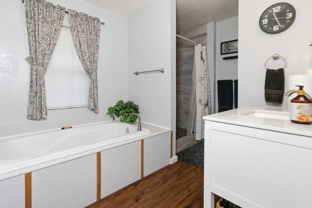 37286 County Road Ee-270, Vanzant, MO 65768