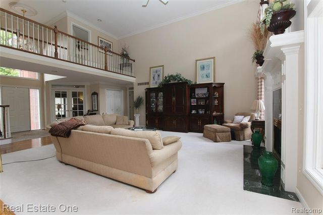 3991 Oakfield Court, Shelby Twp, MI 48316