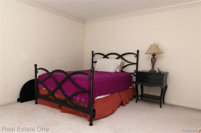 3991 Oakfield Court, Shelby Twp, MI 48316