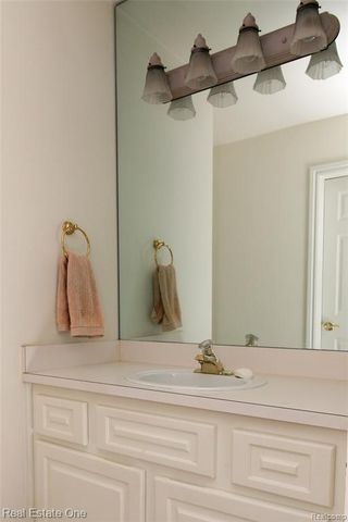 3991 Oakfield Court, Shelby Twp, MI 48316