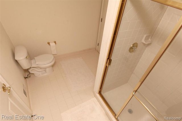 3991 Oakfield Court, Shelby Twp, MI 48316