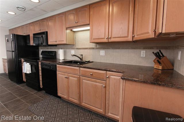 3991 Oakfield Court, Shelby Twp, MI 48316