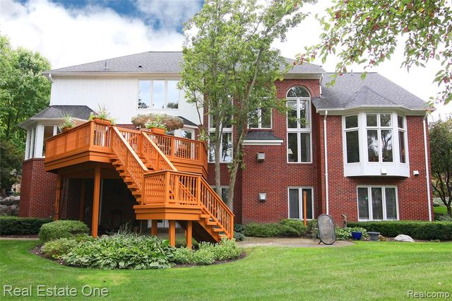3991 Oakfield Court, Shelby Twp, MI 48316