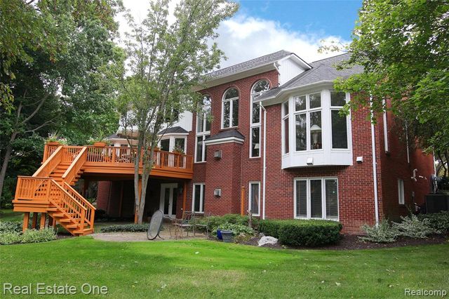 3991 Oakfield Court, Shelby Twp, MI 48316