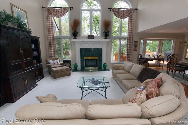 3991 Oakfield Court, Shelby Twp, MI 48316