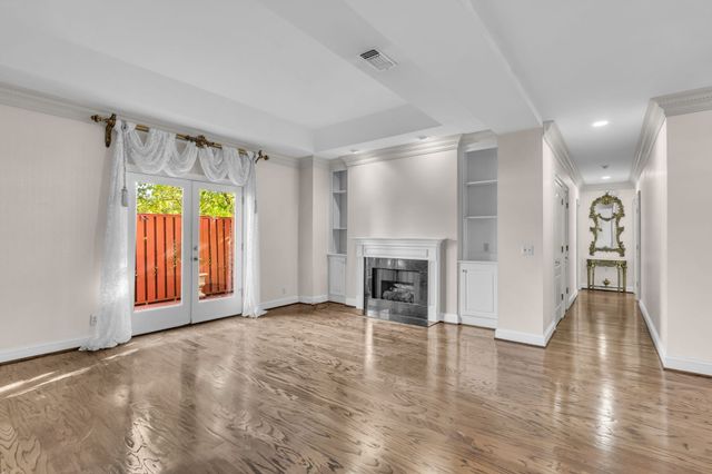 3733 West End Ave Apt 101, Nashville, TN 37205