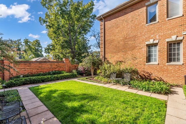 3733 West End Ave Apt 101, Nashville, TN 37205