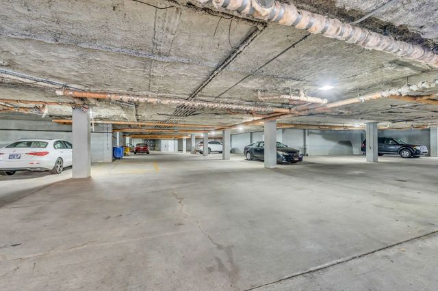 3733 West End Ave Apt 101, Nashville, TN 37205