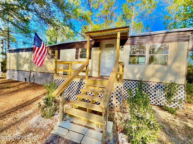 106 SPRUCE Road, Interlachen, FL 32148