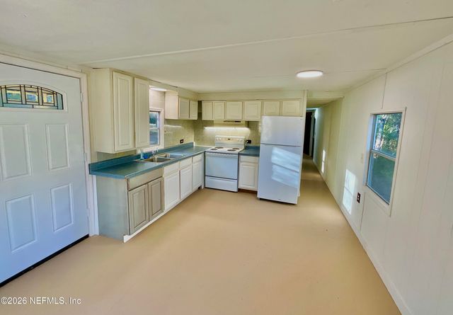 106 SPRUCE Road, Interlachen, FL 32148