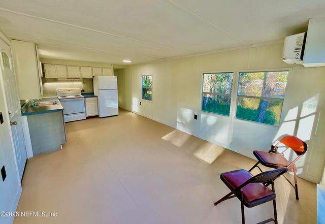 106 SPRUCE Road, Interlachen, FL 32148