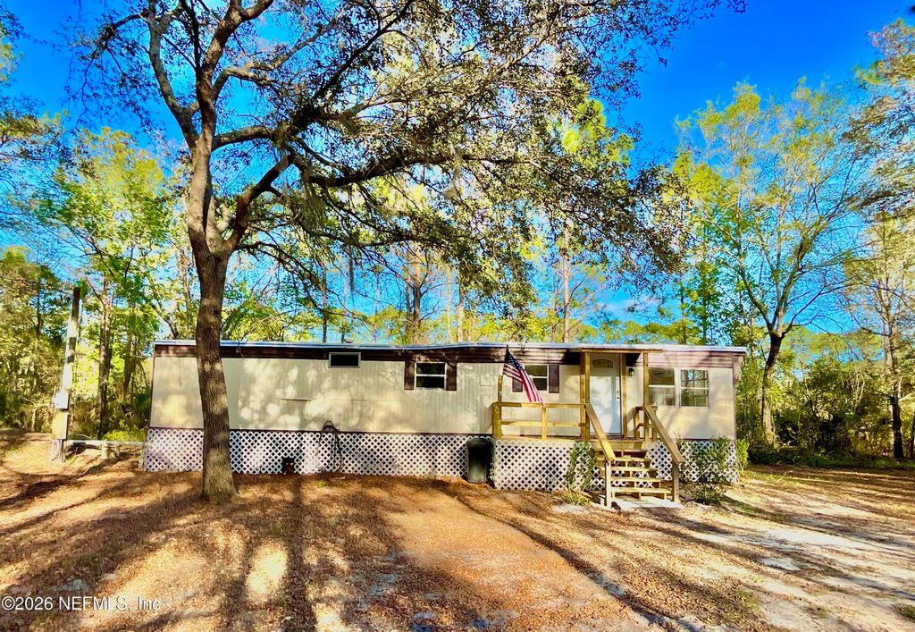 106 SPRUCE Road, Interlachen, FL 32148