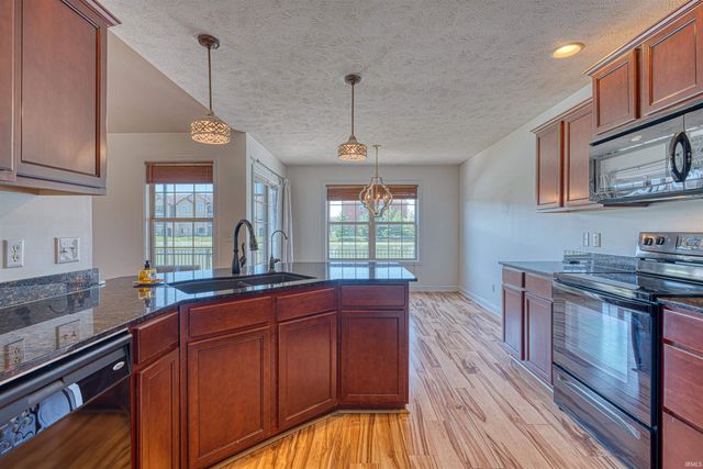9905 Arbor Lake Drive, Newburgh, IN 47630