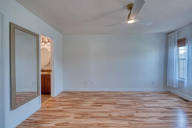 9905 Arbor Lake Drive, Newburgh, IN 47630