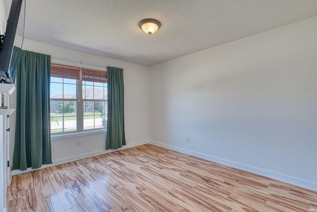 9905 Arbor Lake Drive, Newburgh, IN 47630