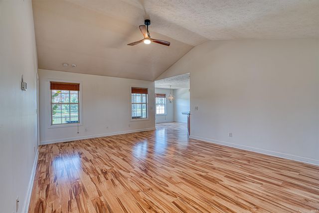 9905 Arbor Lake Drive, Newburgh, IN 47630