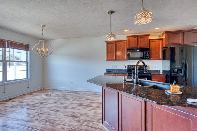 9905 Arbor Lake Drive, Newburgh, IN 47630