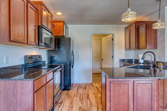 9905 Arbor Lake Drive, Newburgh, IN 47630