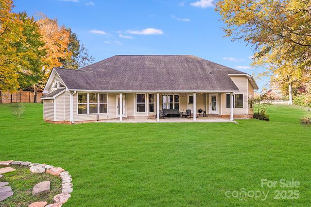 5329 Kuykendall Road, Charlotte, NC 28270