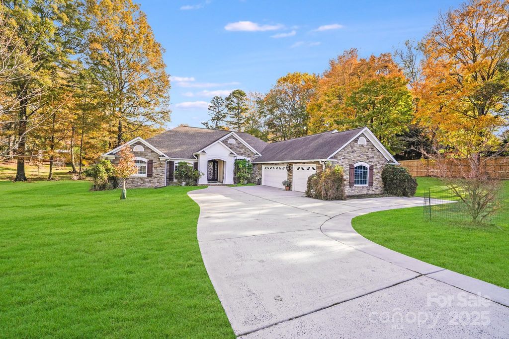 5329 Kuykendall Road, Charlotte, NC 28270