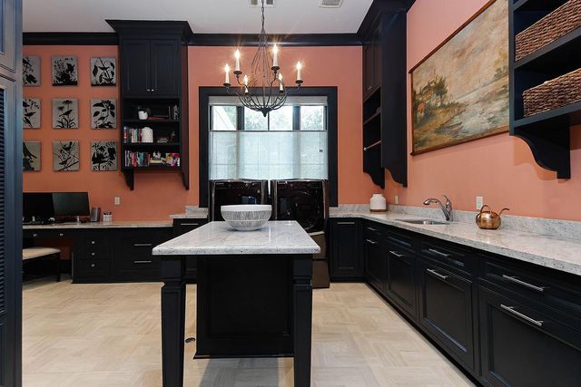 29 S Doe Run Drive, The Woodlands, TX 77380