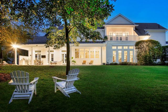 29 S Doe Run Drive, The Woodlands, TX 77380