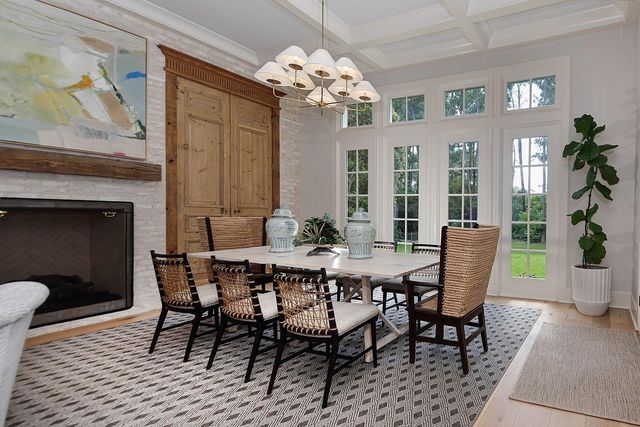 29 S Doe Run Drive, The Woodlands, TX 77380