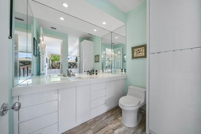 1697 Mayacoo Lakes Boulevard, West Palm Beach, FL 33411