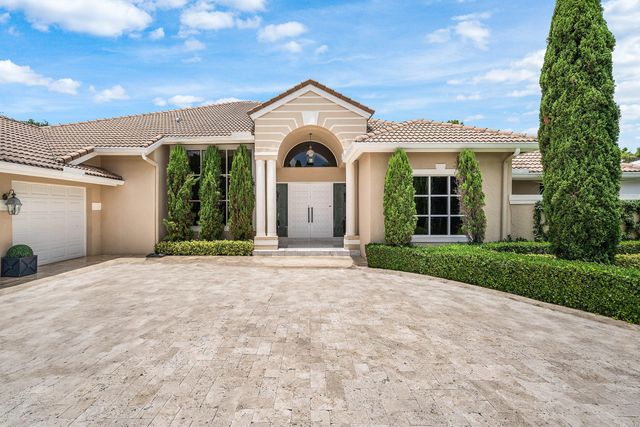 1697 Mayacoo Lakes Boulevard, West Palm Beach, FL 33411