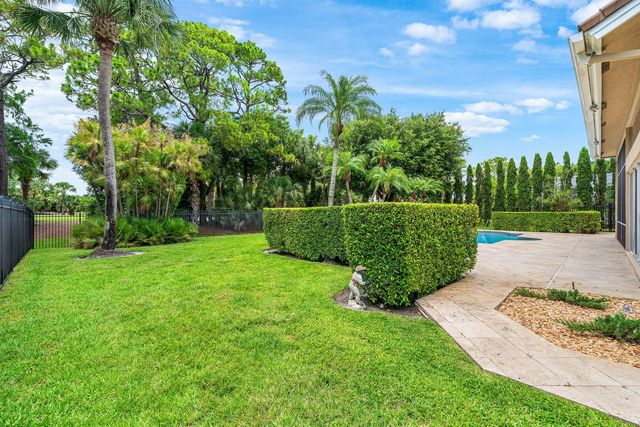1697 Mayacoo Lakes Boulevard, West Palm Beach, FL 33411