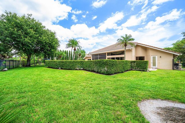 1697 Mayacoo Lakes Boulevard, West Palm Beach, FL 33411