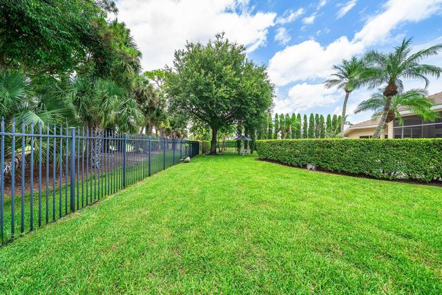 1697 Mayacoo Lakes Boulevard, West Palm Beach, FL 33411